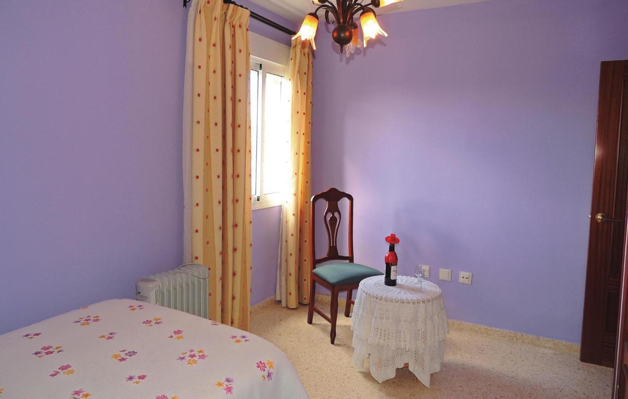 3 Bedroom Nice Apartment In Jerez De La Frontera Exterior foto
