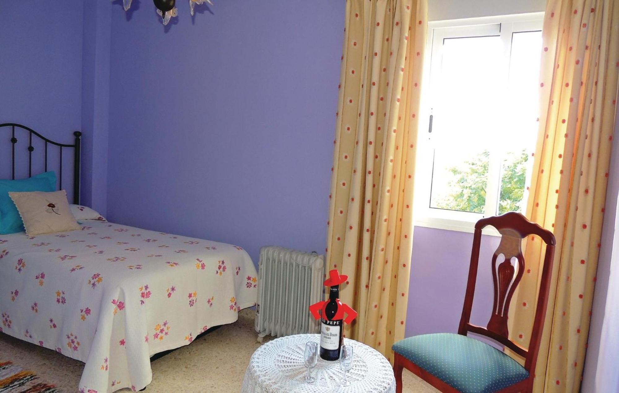 3 Bedroom Nice Apartment In Jerez De La Frontera Exterior foto